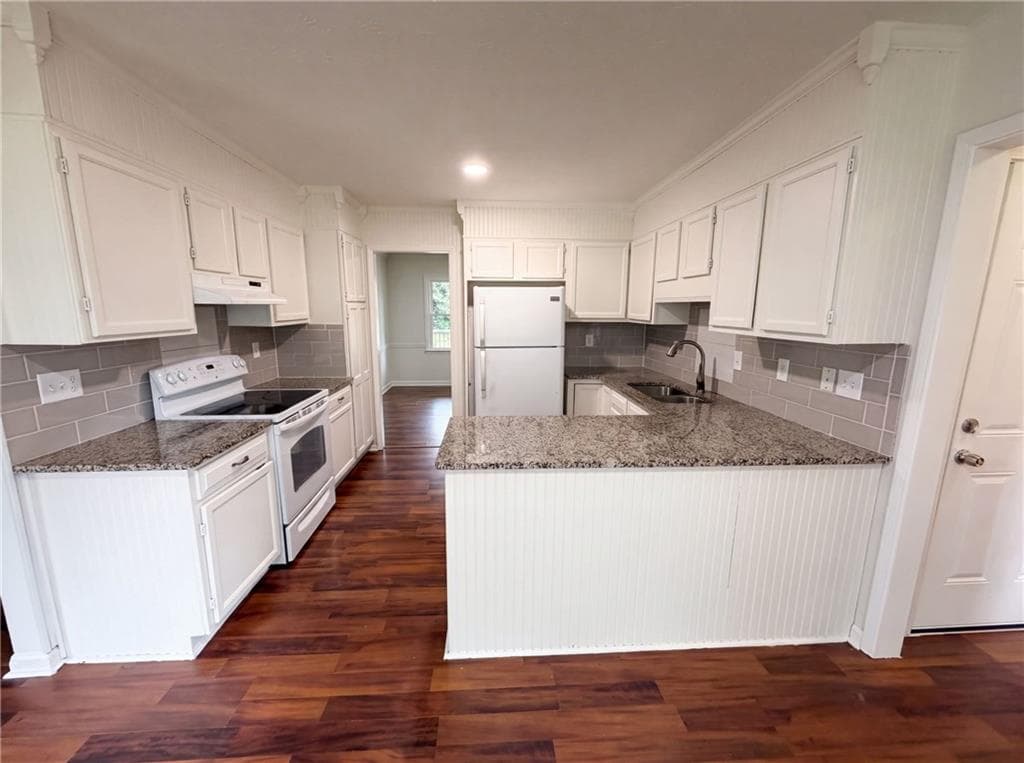 4 bedroom, 3 bathroom, 3,055 sq ft single family residence under contract at 1764 Cum Laude Way, Lawrenceville, GA 30044 — photo 2