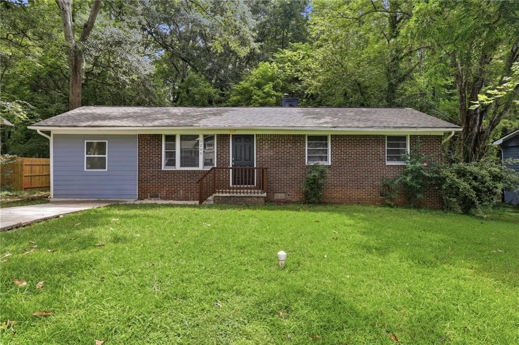 3 bedroom, 2 bathroom, 1,000 sq ft single family residence for sale at 3200 Belfort Road, Atlanta, GA 30354 — photo 2