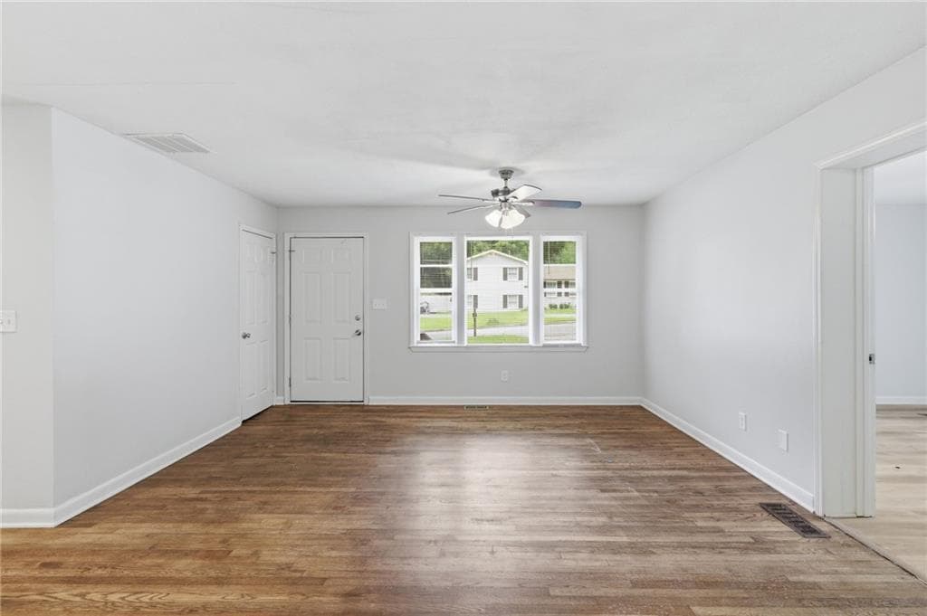 3 bedroom, 2 bathroom, 1,000 sq ft single family residence for sale at 3200 Belfort Road, Atlanta, GA 30354 — photo 8