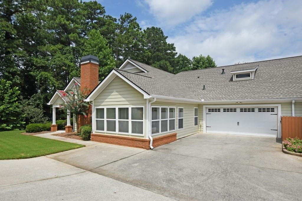 2 bedroom, 2 bathroom, 1,736 sq ft condominium for sale at 2365 Chimney Cottage Circle 14, Marietta, GA 30066 — photo 6