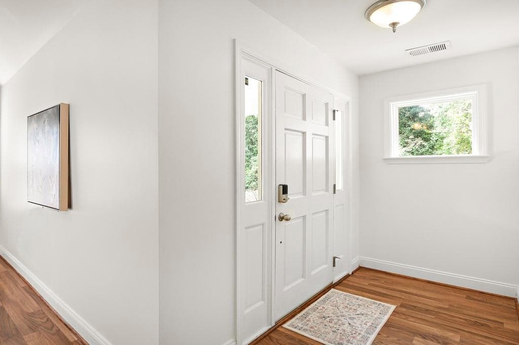2 bedroom, 2 bathroom, 1,736 sq ft condominium for sale at 2365 Chimney Cottage Circle 14, Marietta, GA 30066 — photo 9