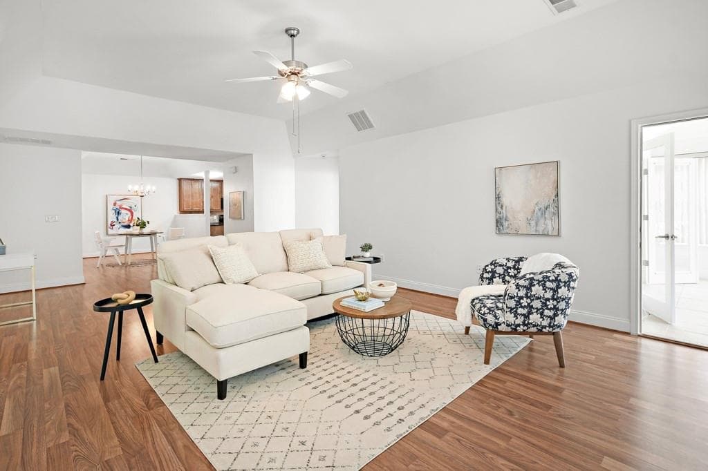 2 bedroom, 2 bathroom, 1,736 sq ft condominium for sale at 2365 Chimney Cottage Circle 14, Marietta, GA 30066 — photo 4