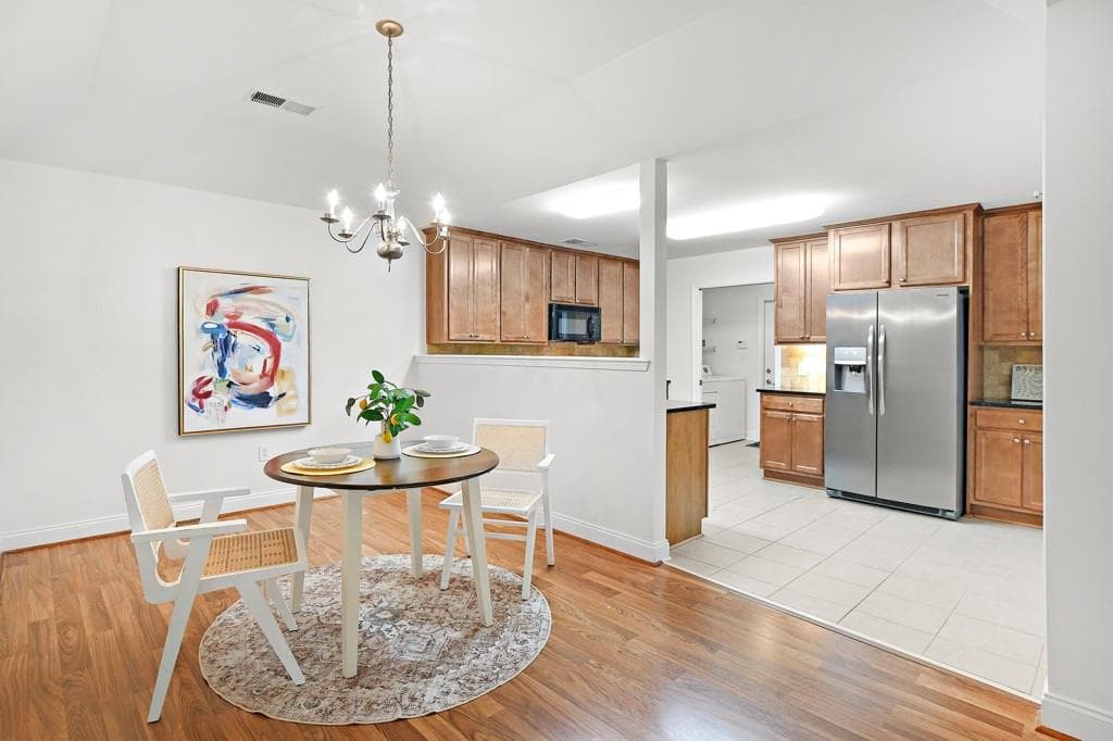 2 bedroom, 2 bathroom, 1,736 sq ft condominium for sale at 2365 Chimney Cottage Circle 14, Marietta, GA 30066 — photo 3
