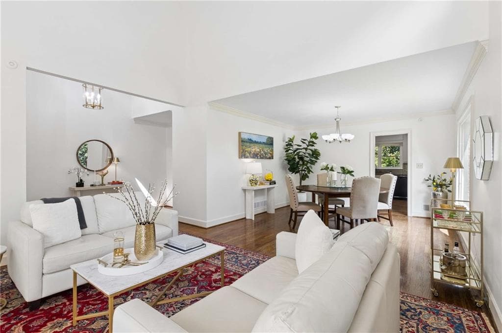 5 bedroom, 4 bathroom, 3,920 sq ft townhouse for sale at 440 Greenlaurel Drive, Sandy Springs, GA 30342 — photo 6