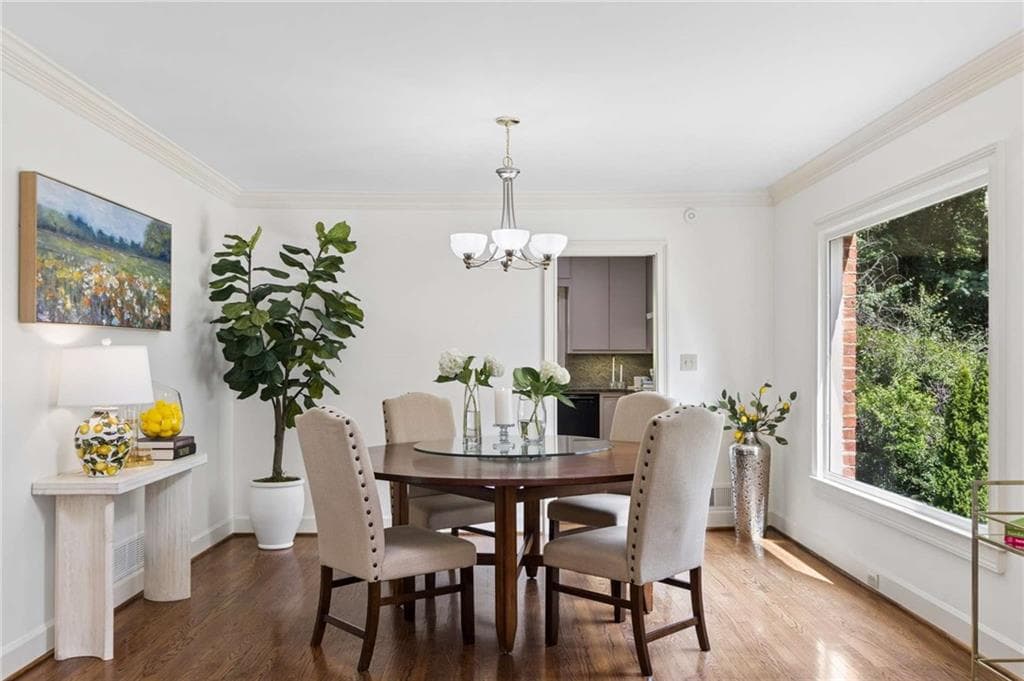 5 bedroom, 4 bathroom, 3,920 sq ft townhouse for sale at 440 Greenlaurel Drive, Sandy Springs, GA 30342 — photo 7