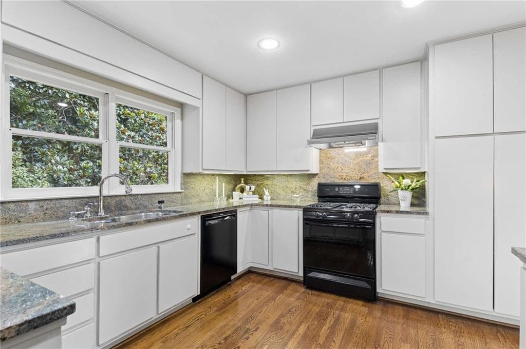 5 bedroom, 4 bathroom, 3,920 sq ft townhouse for sale at 440 Greenlaurel Drive, Sandy Springs, GA 30342 — photo 10