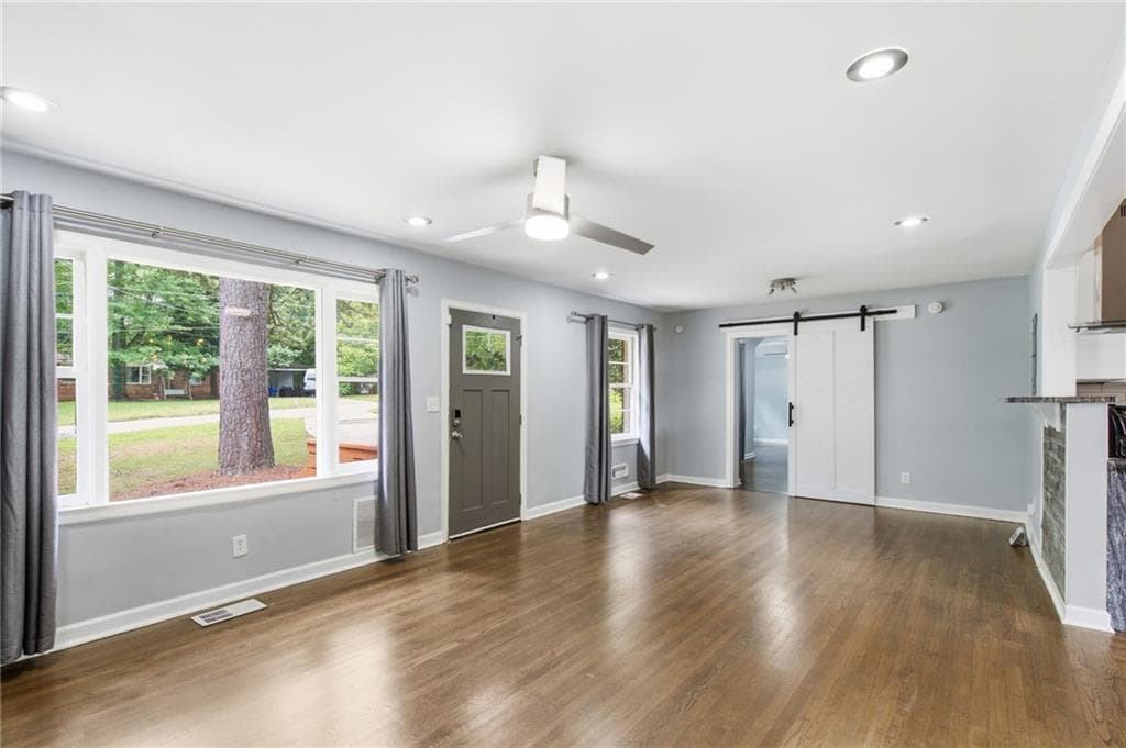 3 bedroom, 2 bathroom, 1,390 sq ft single family residence for sale at 1402 Midlawn Drive, Decatur, GA 30032 — photo 8