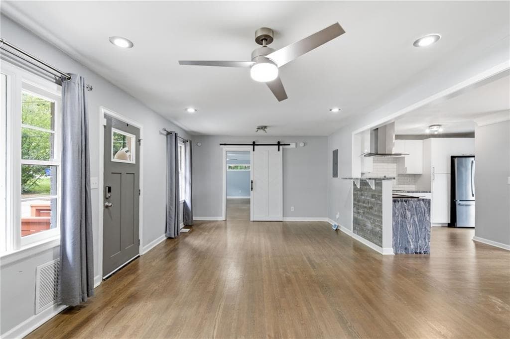 3 bedroom, 2 bathroom, 1,390 sq ft single family residence for sale at 1402 Midlawn Drive, Decatur, GA 30032 — photo 9