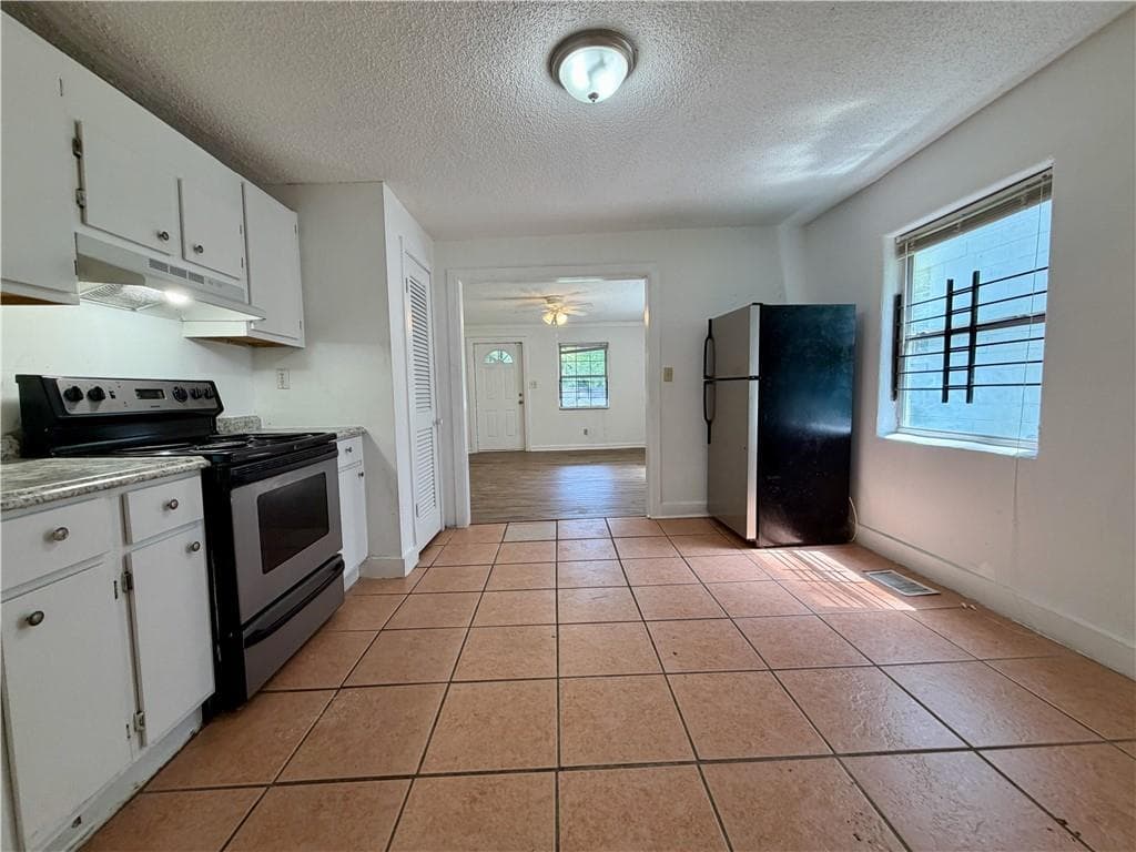 2 bedroom, 1 bathroom, 2,128 sq ft duplex for rent at 1070 Ollie Circle A, Atlanta, GA 30314 for $945 a month — photo 1 of 20