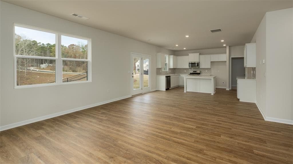 5 bedroom, 5 bathroom, 3,481 sq ft single family residence for sale at 2221 Edgecombe Lane, Dacula, GA 30019 — photo 3