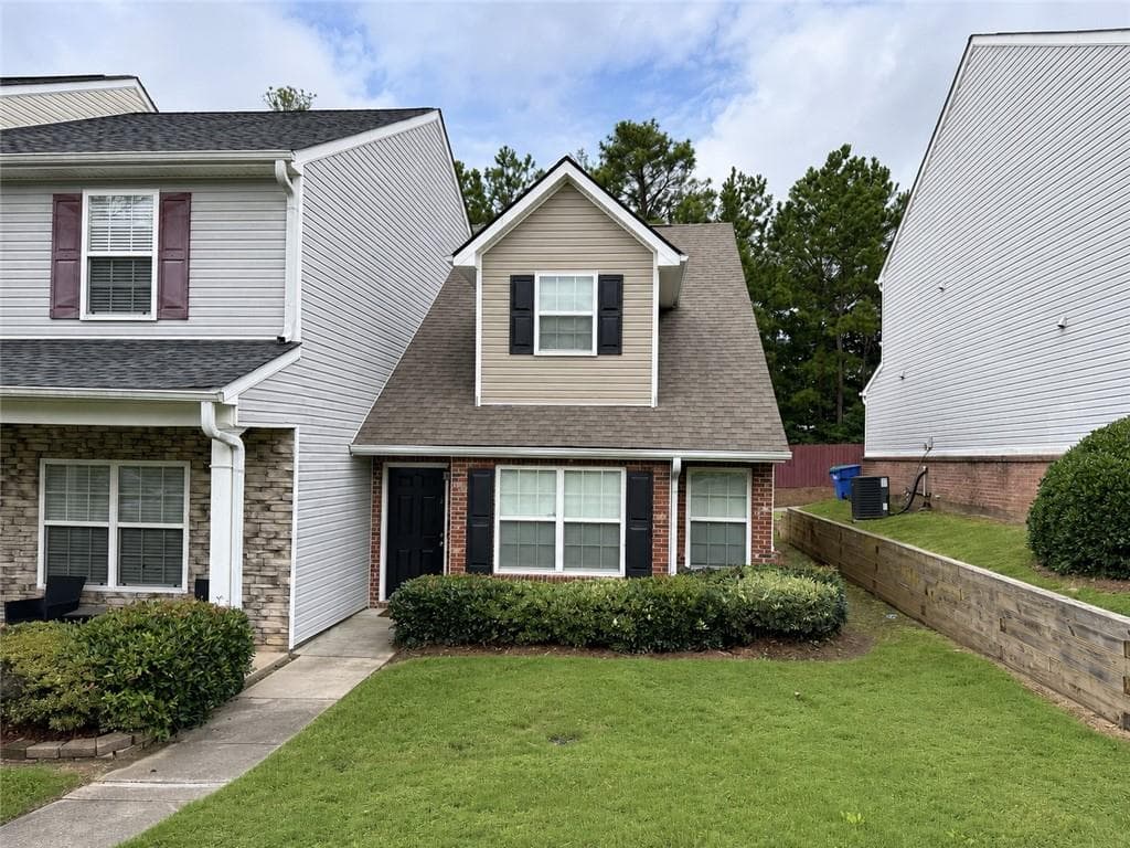 2 bedroom, 2 bathroom, 1,236 sq ft townhouse for sale at 2184 Olmadison View, South Fulton, GA 30349