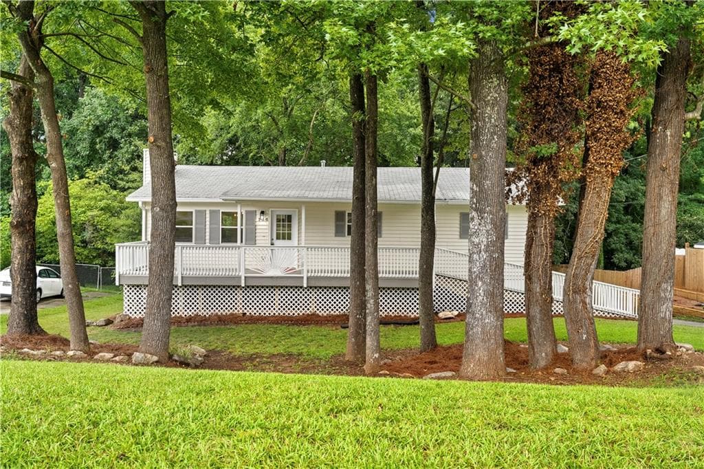 4 bedroom, 2 bathroom, 1,906 sq ft single family residence for sale at 106 Caldwell Road, Lawrenceville, GA 30046 — photo 3