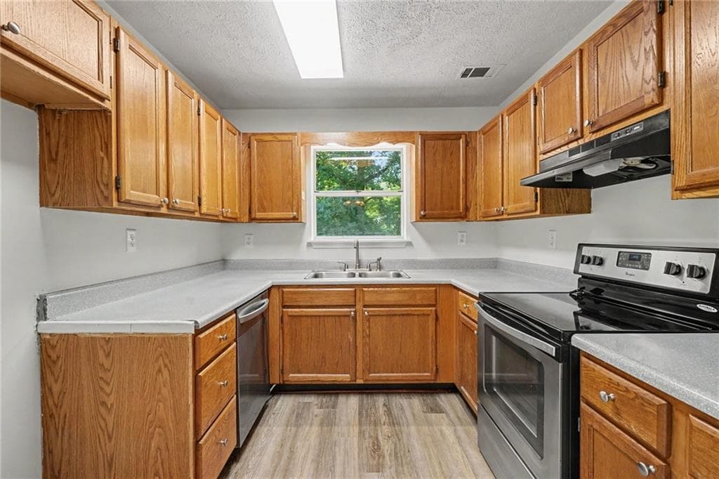 3 bedroom, 2 bathroom, 2,636 sq ft single family residence for sale at 1626 River Trace, Auburn, GA 30011 — photo 2