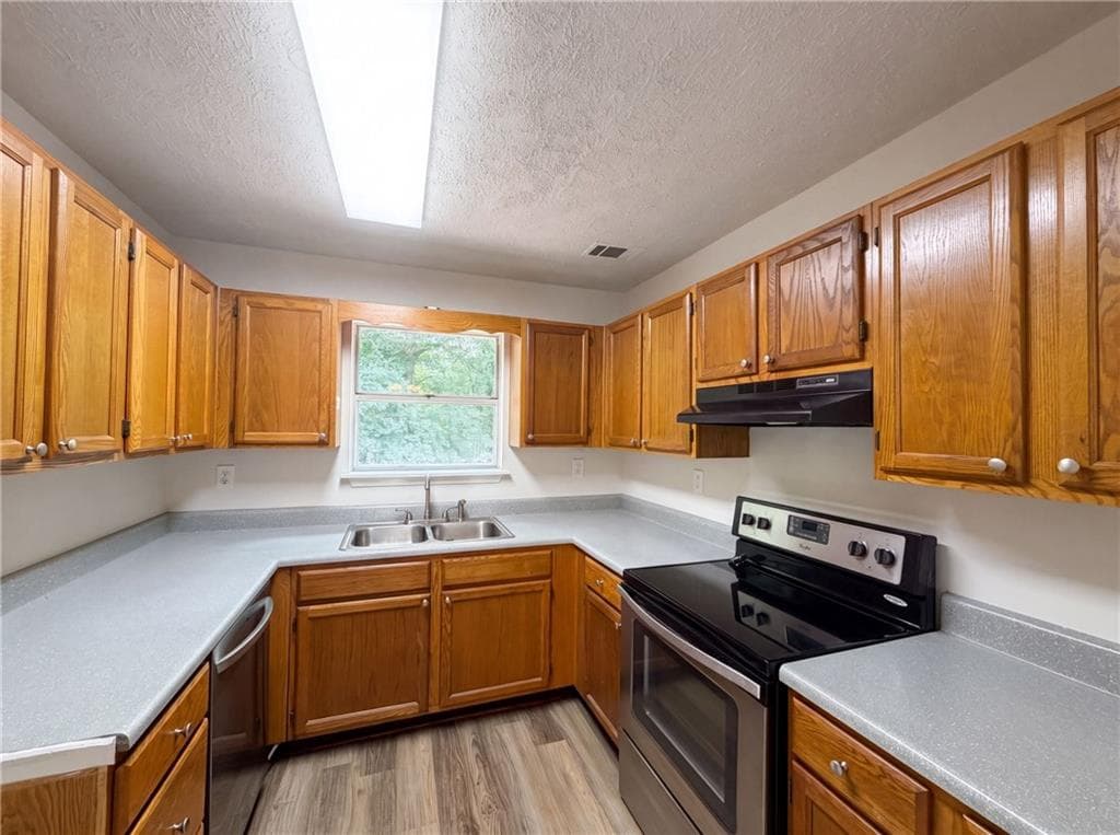3 bedroom, 2 bathroom, 2,636 sq ft single family residence for sale at 1626 River Trace, Auburn, GA 30011 — photo 8