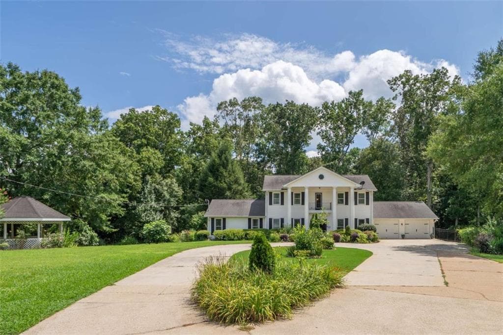 6 bedroom, 6 bathroom, 3,420 sq ft single family residence for sale at 2811 Ike Stone Road, Monroe, GA 30656 — photo 3
