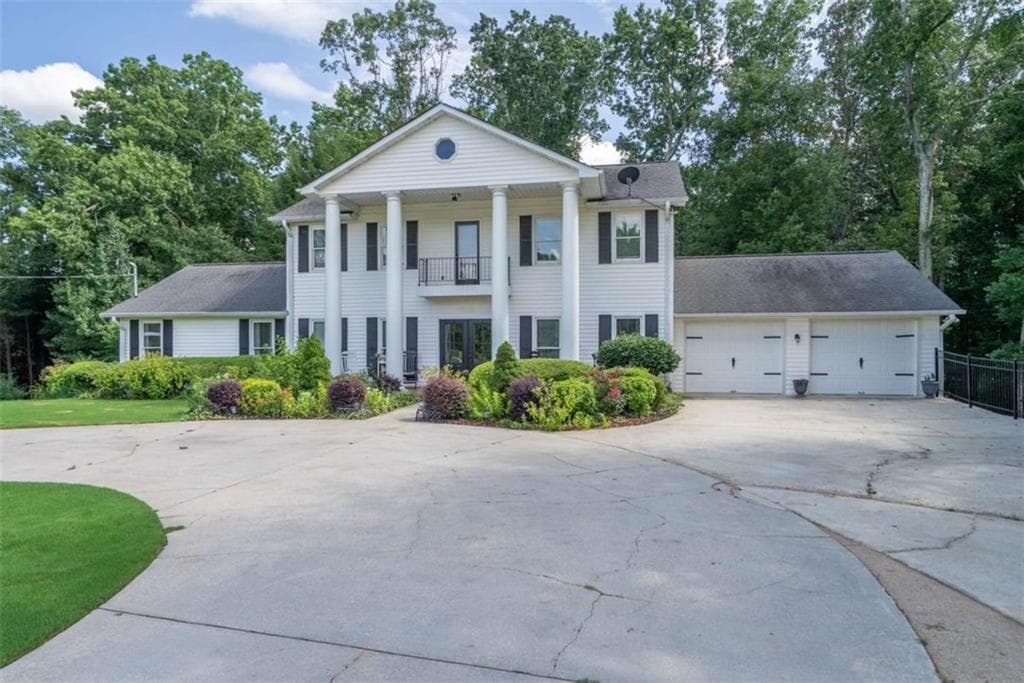6 bedroom, 6 bathroom, 3,420 sq ft single family residence for sale at 2811 Ike Stone Road, Monroe, GA 30656 — photo 8
