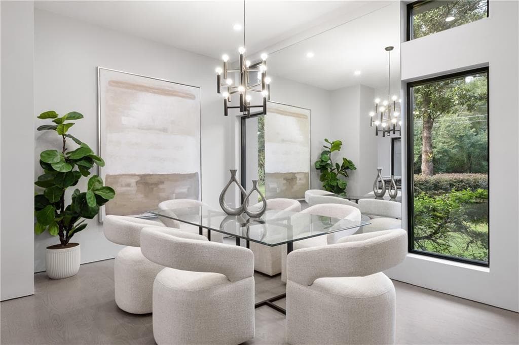 6 bedroom, 7 bathroom, 6,400 sq ft single family residence for sale at 4036 Statewood Road, Atlanta, GA 30342 — photo 4