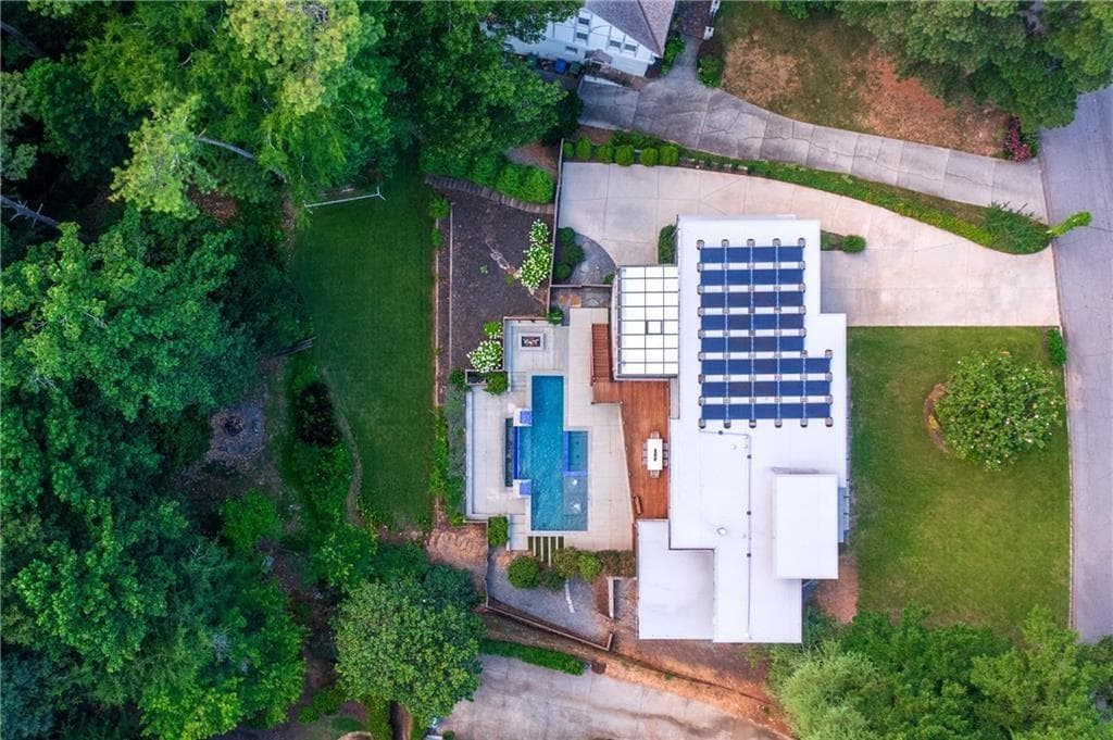6 bedroom, 7 bathroom, 6,400 sq ft single family residence for sale at 4036 Statewood Road, Atlanta, GA 30342 — photo 8