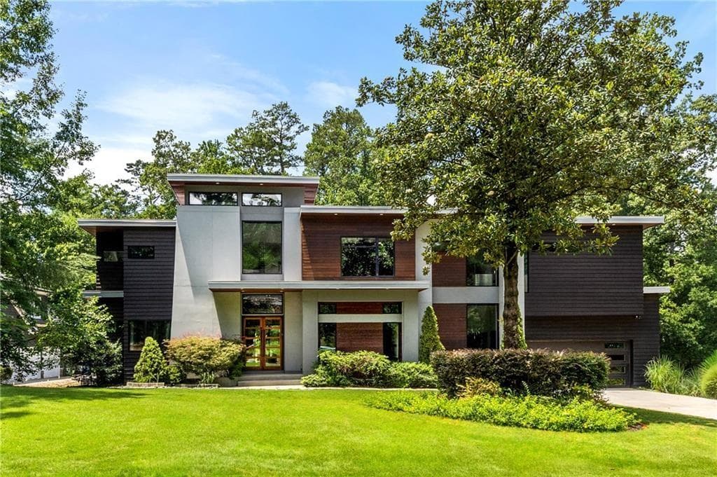 6 bedroom, 7 bathroom, 6,400 sq ft single family residence for sale at 4036 Statewood Road, Atlanta, GA 30342 — photo 9