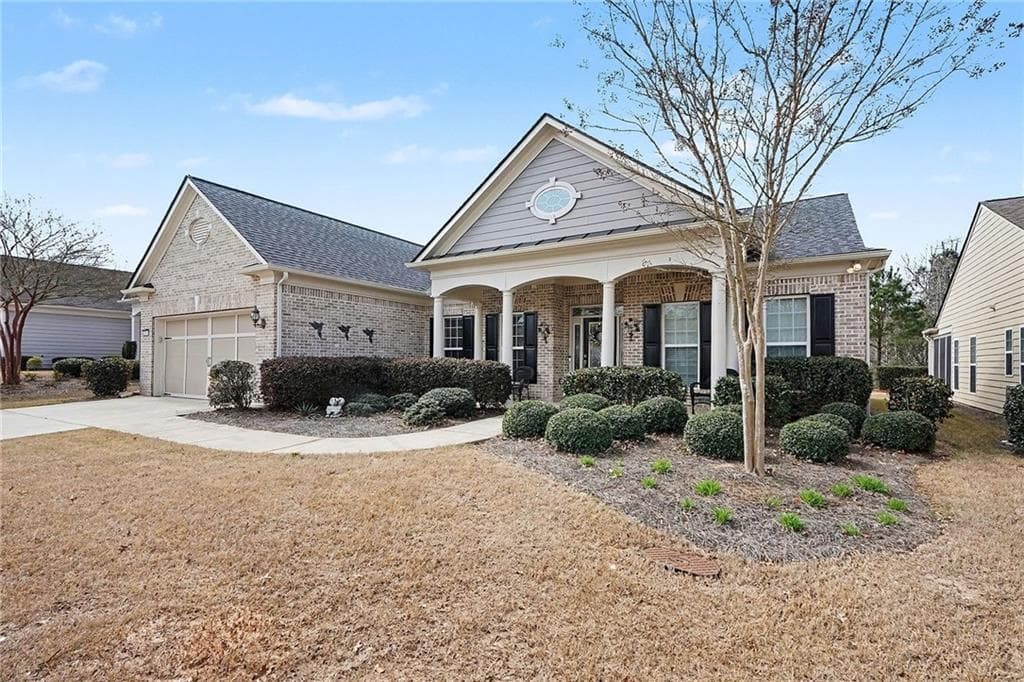 3 bedroom, 2 bathroom, 2,234 sq ft single family residence for sale at 1006 Amicalola Court, Griffin, GA 30223 — photo 2