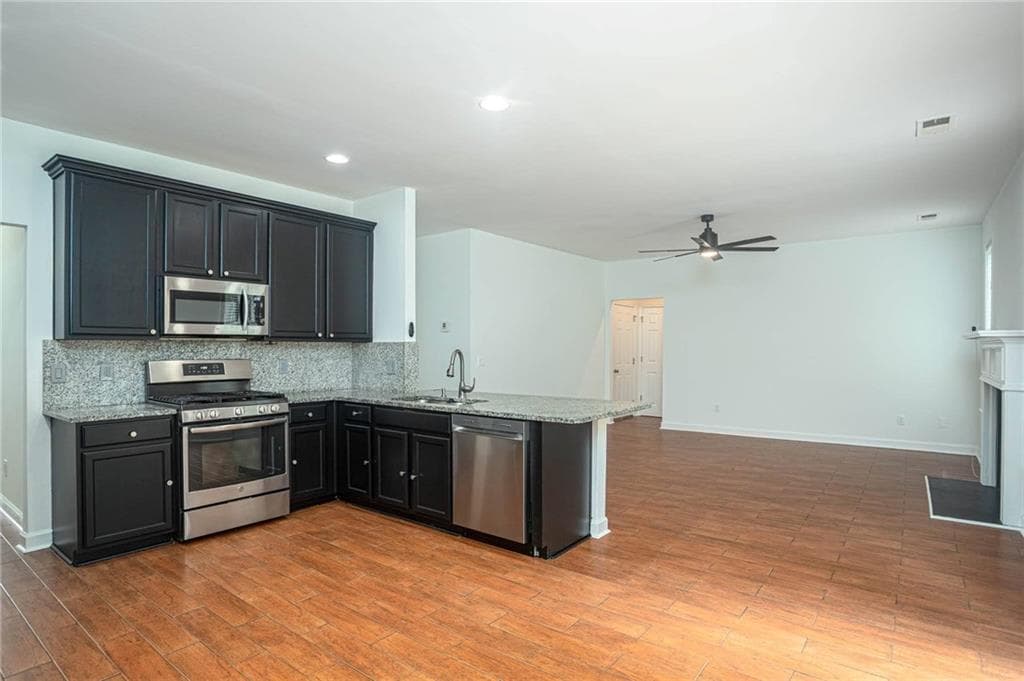 6 bedroom, 4 bathroom, 2,906 sq ft single family residence for sale at 2576 Peach Shoals Circle, Dacula, GA 30019 — photo 9