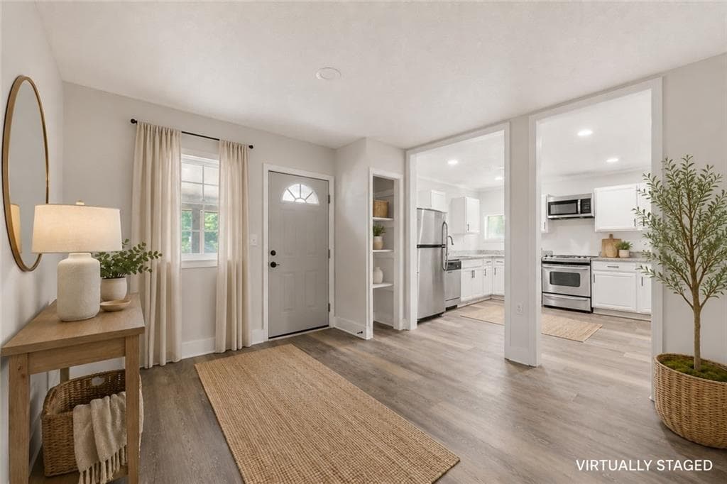 3 bedroom, 2 bathroom, 1,376 sq ft single family residence for sale at 4755 Kent Road, Atlanta, GA 30337 — photo 2