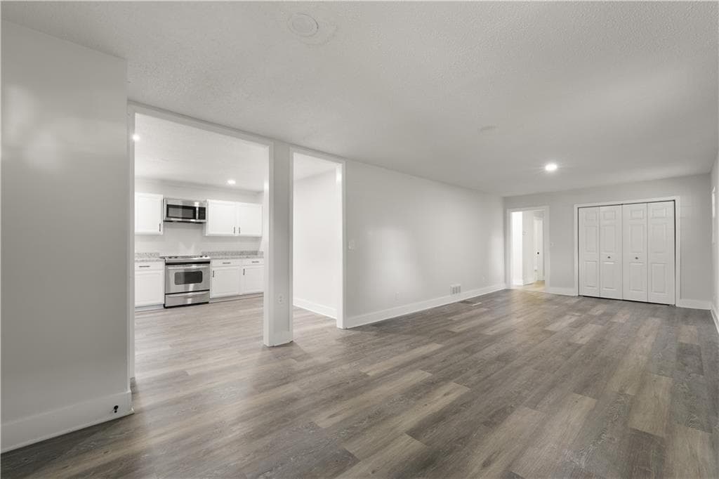 3 bedroom, 2 bathroom, 1,376 sq ft single family residence for sale at 4755 Kent Road, Atlanta, GA 30337 — photo 8