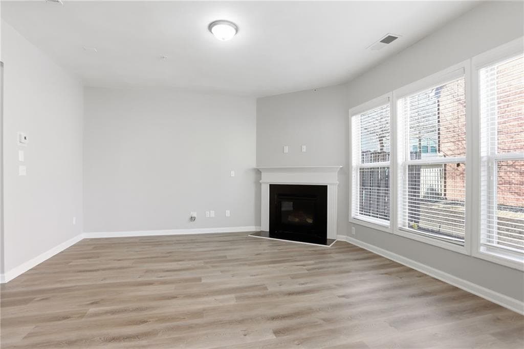4 bedroom, 4 bathroom, 2,366 sq ft condominium under contract at 3370 Vintage Circle 7, Smyrna, GA 30080 — photo 4