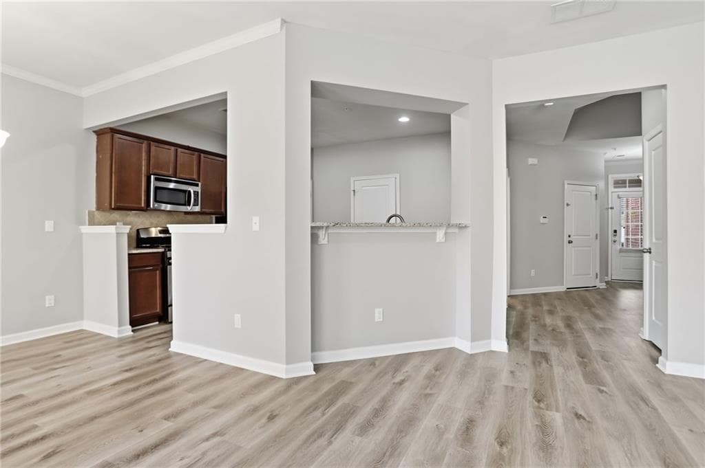 4 bedroom, 4 bathroom, 2,366 sq ft condominium under contract at 3370 Vintage Circle 7, Smyrna, GA 30080 — photo 6