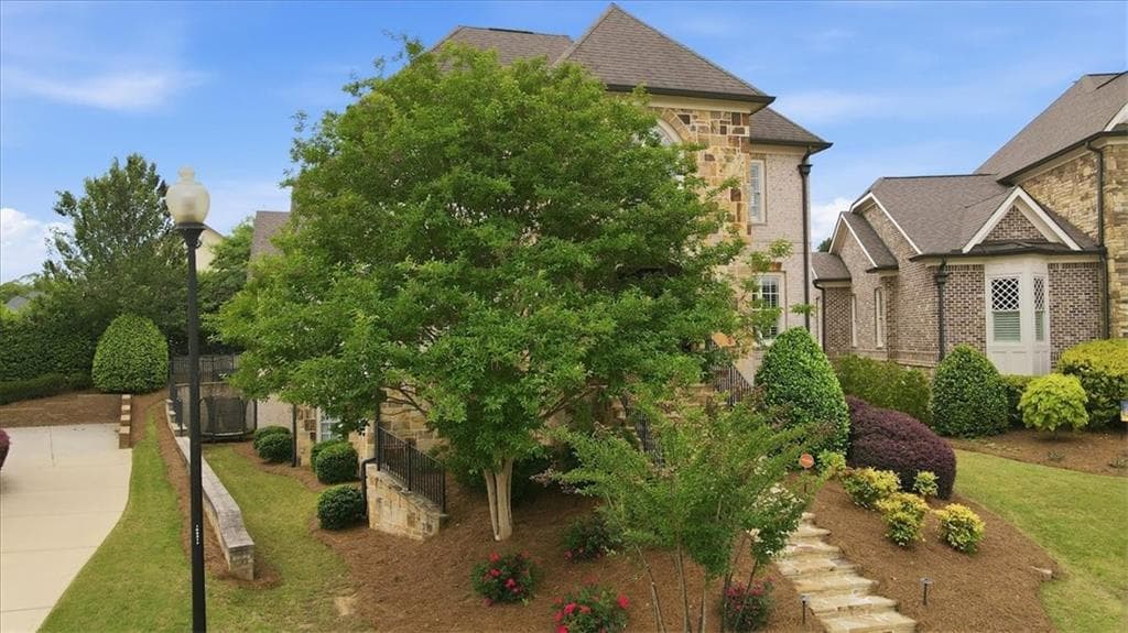 7 bedroom, 6 bathroom, 5,630 sq ft single family residence for rent at 5869 Chickasaw Lane, Braselton, GA 30517 for $6,500 a month — photo 2