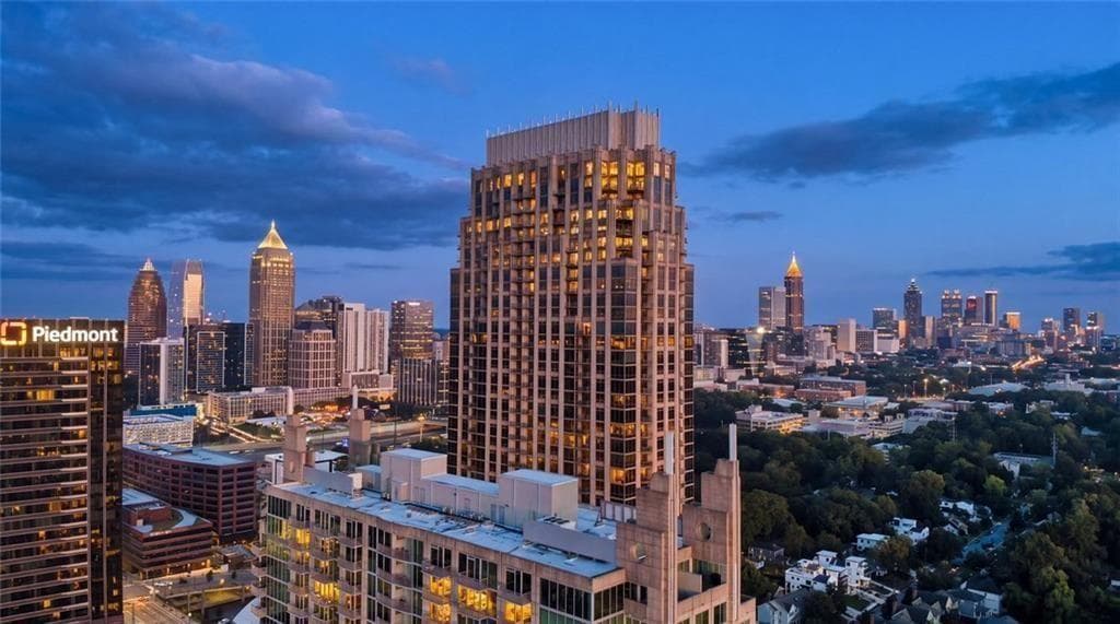 2 bedroom, 3 bathroom, 1,821 sq ft condominium for sale at 270 17th Street 4308, Atlanta, GA 30363 — photo 3