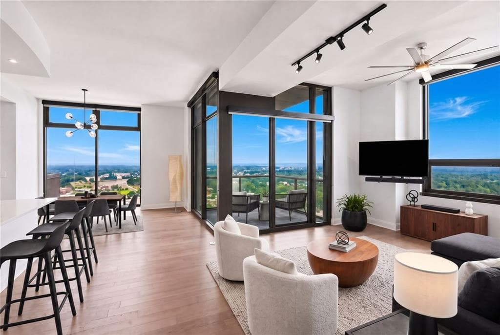 2 bedroom, 3 bathroom, 1,821 sq ft condominium for sale at 270 17th Street 4308, Atlanta, GA 30363 — photo 4