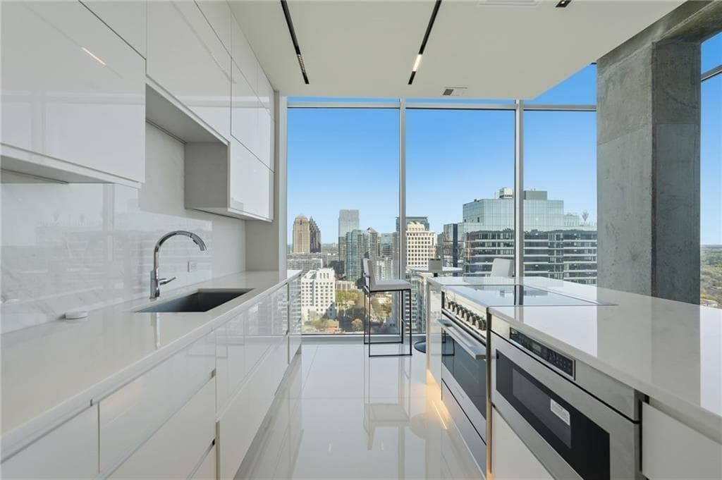 2 bedroom, 2 bathroom, 1,875 sq ft condominium for sale at 860 Peachtree Street 2801, Atlanta, GA 30308 — photo 7