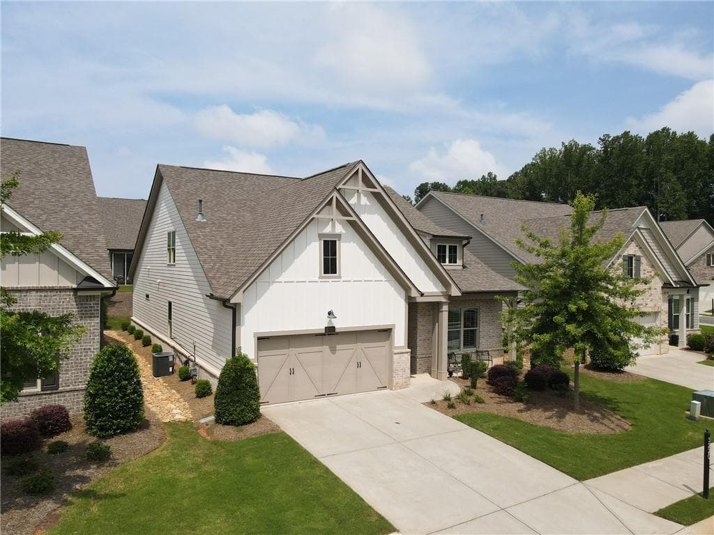 4 bedroom, 3 bathroom, 2,662 sq ft single family residence for sale at 3220 Fitzgerald Way, Cumming, GA 30041 — photo 2