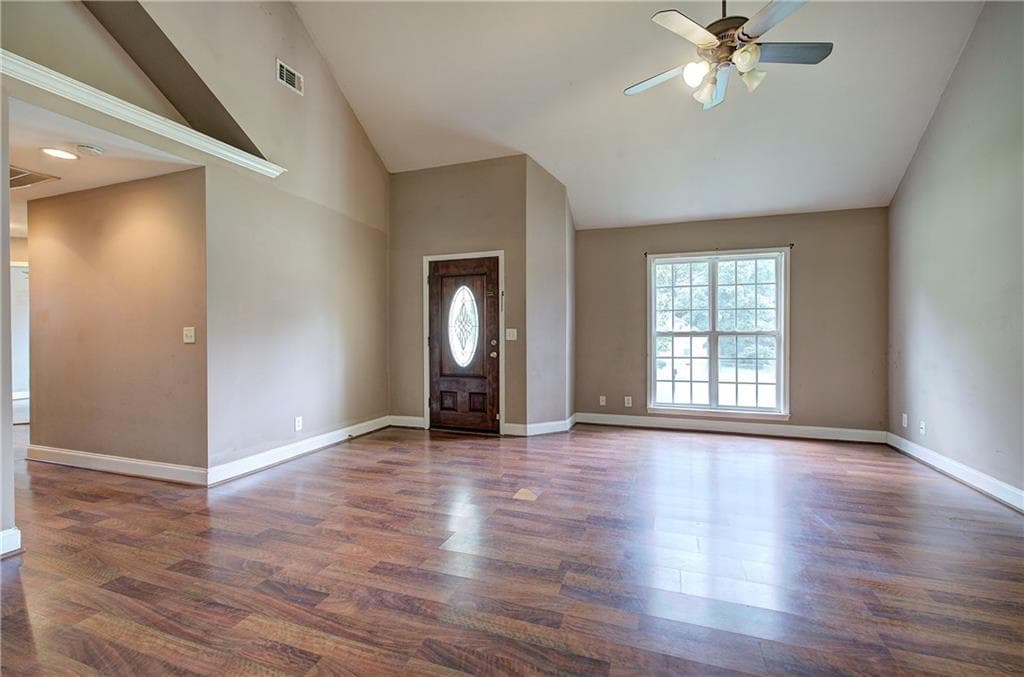 3 bedroom, 2 bathroom, 1,360 sq ft single family residence for sale at 33 Covered Springs Drive, Rome, GA 30165 — photo 3