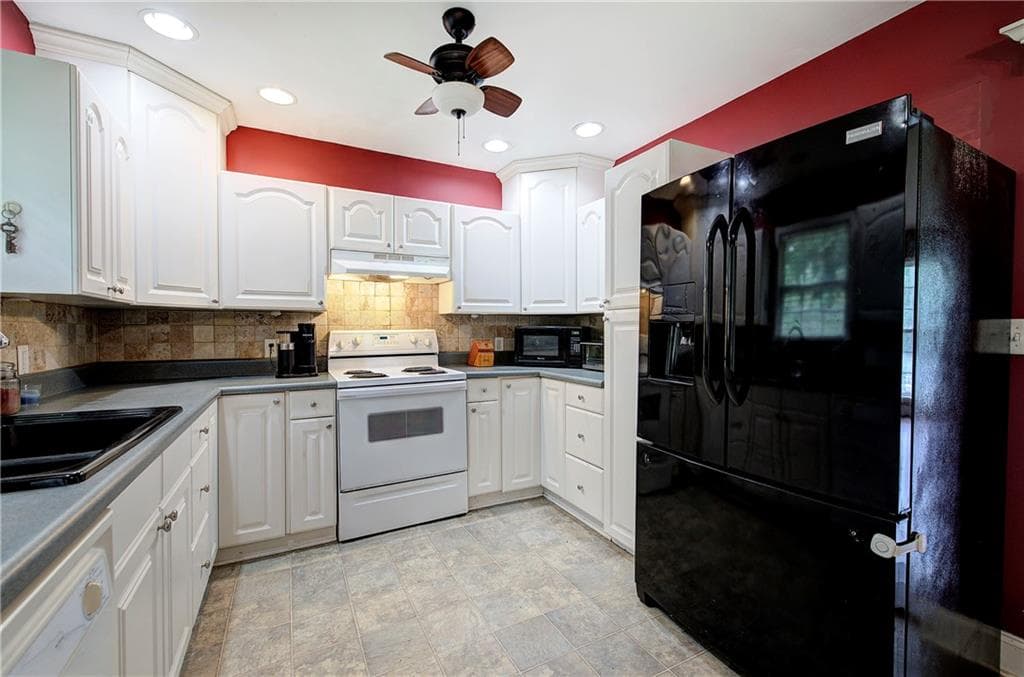 3 bedroom, 2 bathroom, 1,360 sq ft single family residence for sale at 33 Covered Springs Drive, Rome, GA 30165 — photo 6
