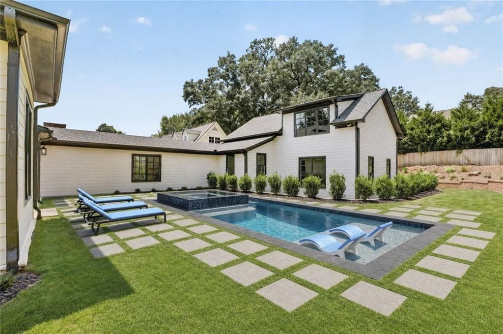 7 bedroom, 7 bathroom, 8,997 sq ft single family residence under contract at 2153 Cooper Lake Road, Smyrna, GA 30080 — photo 8