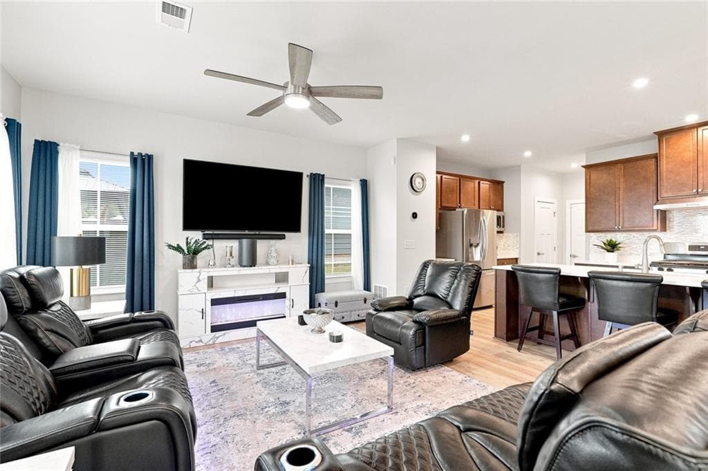 4 bedroom, 3 bathroom, 2,650 sq ft single family residence for sale at 563 Gunter Drive, Hoschton, GA 30548 — photo 10