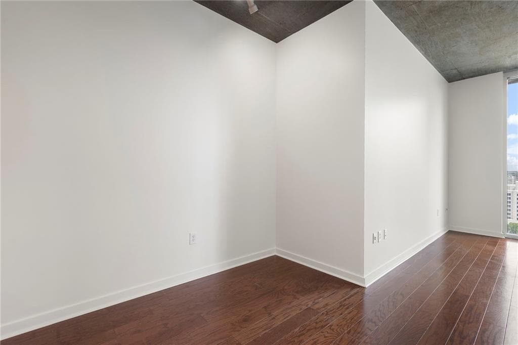 1 bedroom, 1 bathroom, 796 sq ft condominium for sale at 860 Peachtree Street 1910, Atlanta, GA 30308 — photo 8