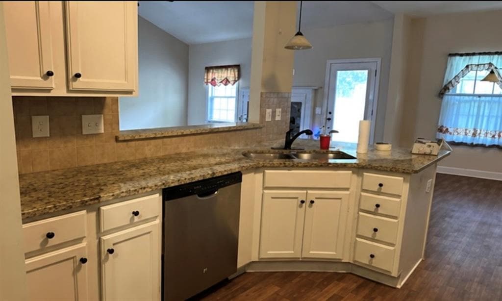 3 bedroom, 2 bathroom, 1,777 sq ft single family residence for sale at 210 Summergate Lane, Villa Rica, GA 30180 — photo 2
