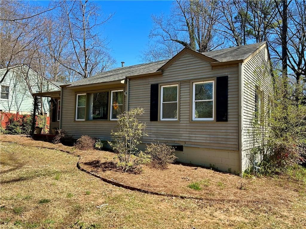 3 bedroom, 2 bathroom, 1,108 sq ft single family residence for rent at 1995 Benson Avenue, Smyrna, GA 30080 for $1,950 a month — photo 2