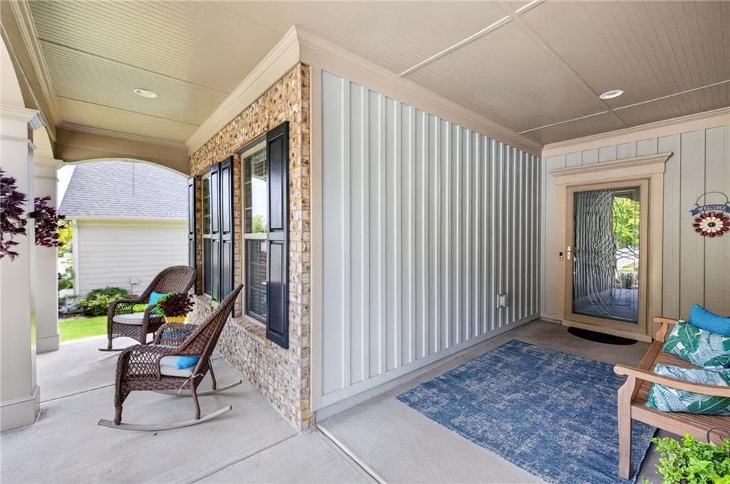 2 bedroom, 2 bathroom, 1,770 sq ft single family residence for sale at 5711 Sierra Bend Way, Hoschton, GA 30548 — photo 4