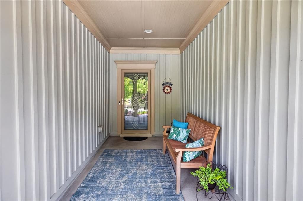 2 bedroom, 2 bathroom, 1,770 sq ft single family residence for sale at 5711 Sierra Bend Way, Hoschton, GA 30548 — photo 5