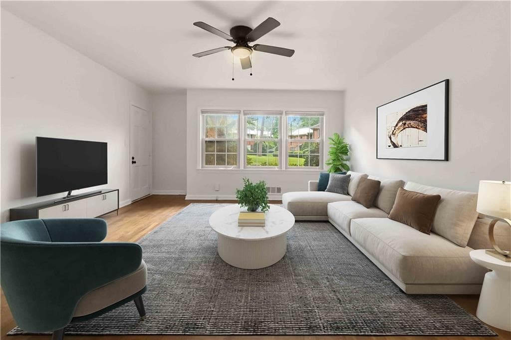 2 bedroom, 1 bathroom, 1,010 sq ft condominium for sale at 425 Lindbergh Drive G1, Atlanta, GA 30305 — photo 1 of 20