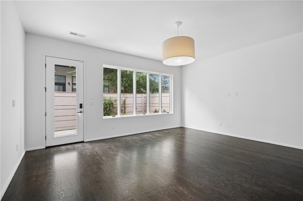 3 bedroom, 4 bathroom, 2,625 sq ft townhouse under contract at 975 Piedmont Avenue 3, Atlanta, GA 30309 — photo 8