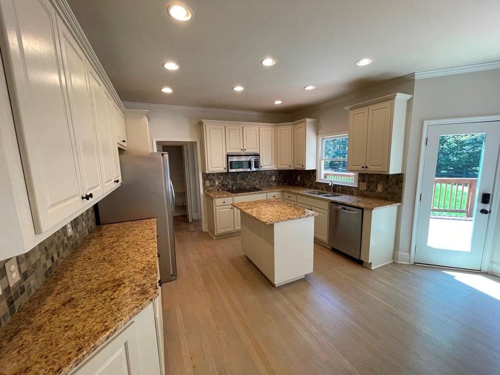 4 bedroom, 5 bathroom, 4,354 sq ft single family residence for rent at 510 Stonebrook Farms Drive, Alpharetta, GA 30004 for $4,400 a month — photo 4
