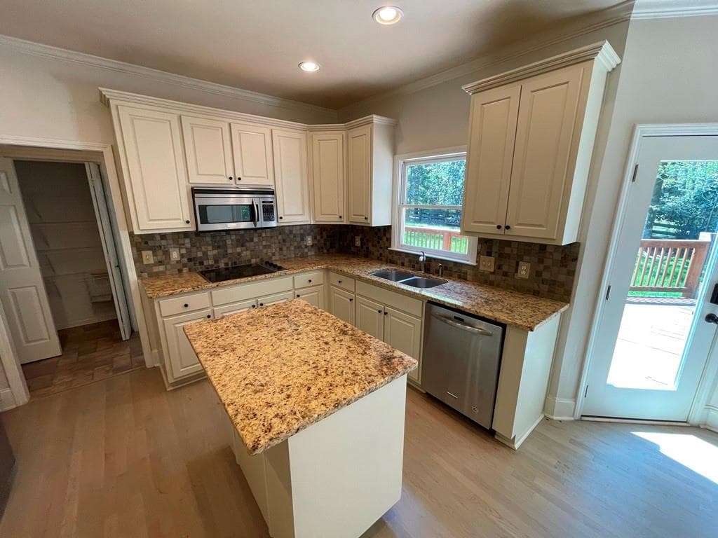 4 bedroom, 5 bathroom, 4,354 sq ft single family residence for rent at 510 Stonebrook Farms Drive, Alpharetta, GA 30004 for $4,400 a month — photo 6