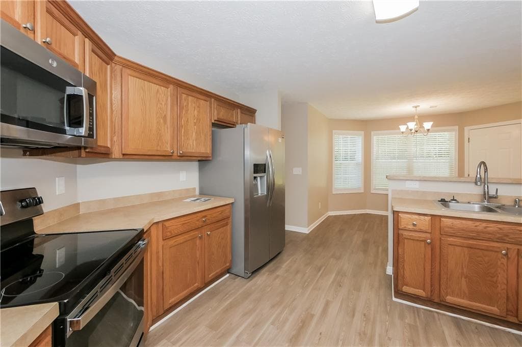 5 bedroom, 3 bathroom, 3,402 sq ft single family residence for rent at 770 Millstone Drive, Jonesboro, GA 30238 for $2,675 a month — photo 2