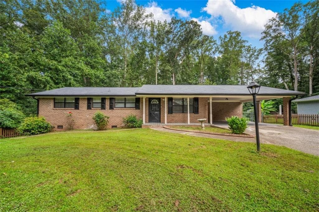5 bedroom, 3 bathroom, 2,085 sq ft single family residence for rent at 6207 Moss Drive, Douglasville, GA 30135 for $3,500 a month