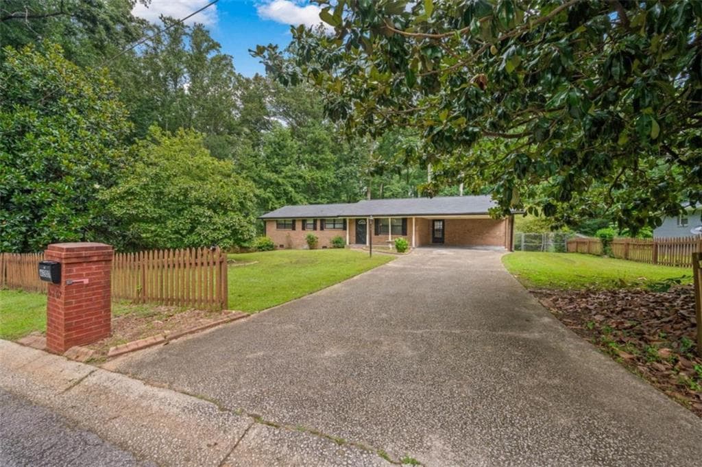 5 bedroom, 3 bathroom, 2,085 sq ft single family residence for rent at 6207 Moss Drive, Douglasville, GA 30135 for $3,500 a month — photo 2